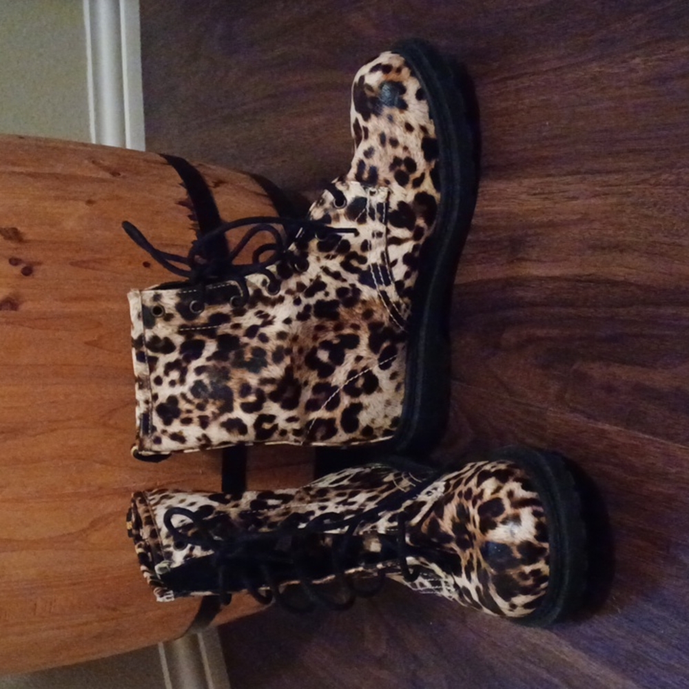 NEW Arizona Jean Co. Leopard Print Combat Boots - 7.5